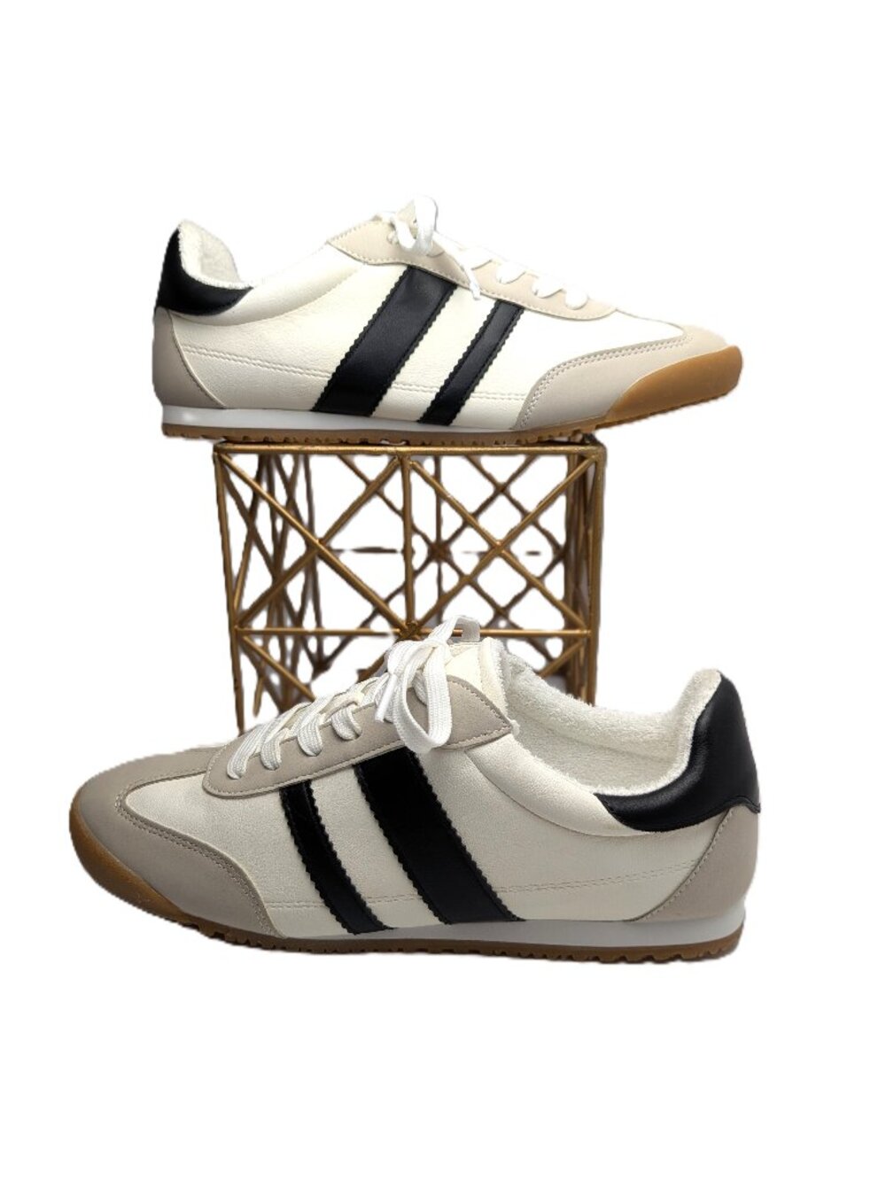 Dolce Vita Rascal White Gray Sneakers Size 9.5 Slip Resistant NWOB